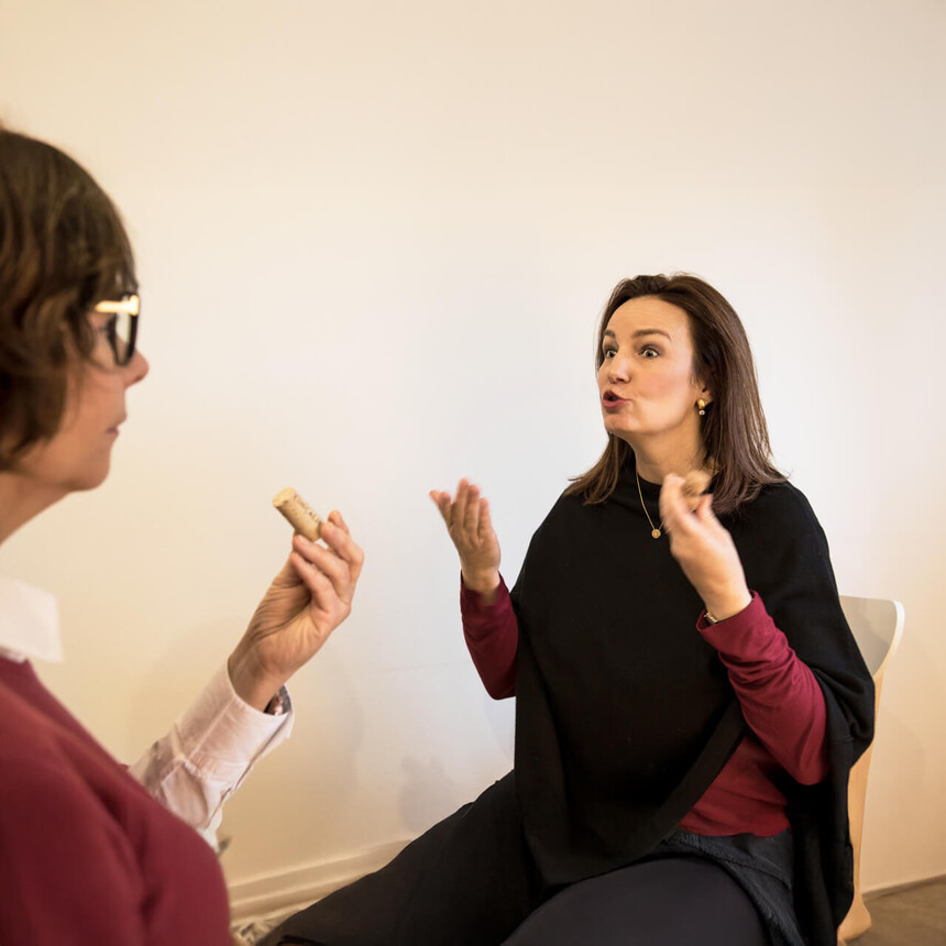 Sprechtherapeutin im Einzelcoaching mit Fokus auf Körpersprache und Stimme.